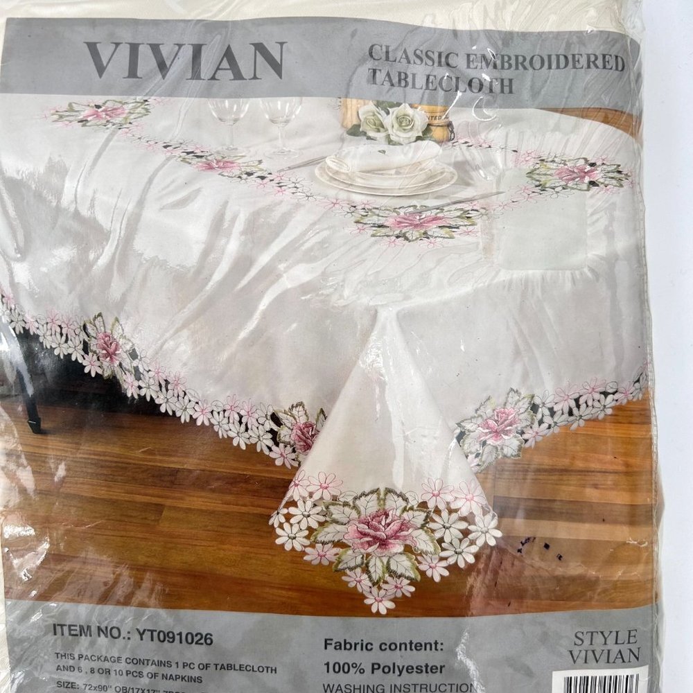 NEW IN PKG VIVIAN 72X90" OB CLASSIC EMBROIDERED TABLECLOTH & 6 NAPKINS